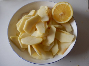 Manzanas laminadas con limón